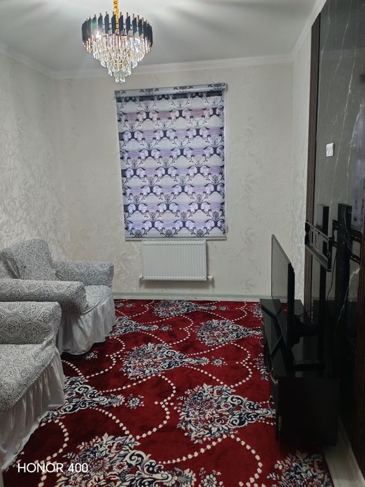 Хива шахар касма поликлиника олдидаги домни 1 каватида 2 хонали кв