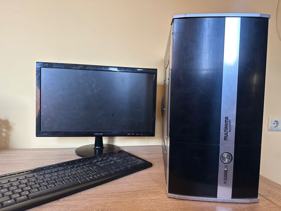 Компютър Asus + Монитор Asus