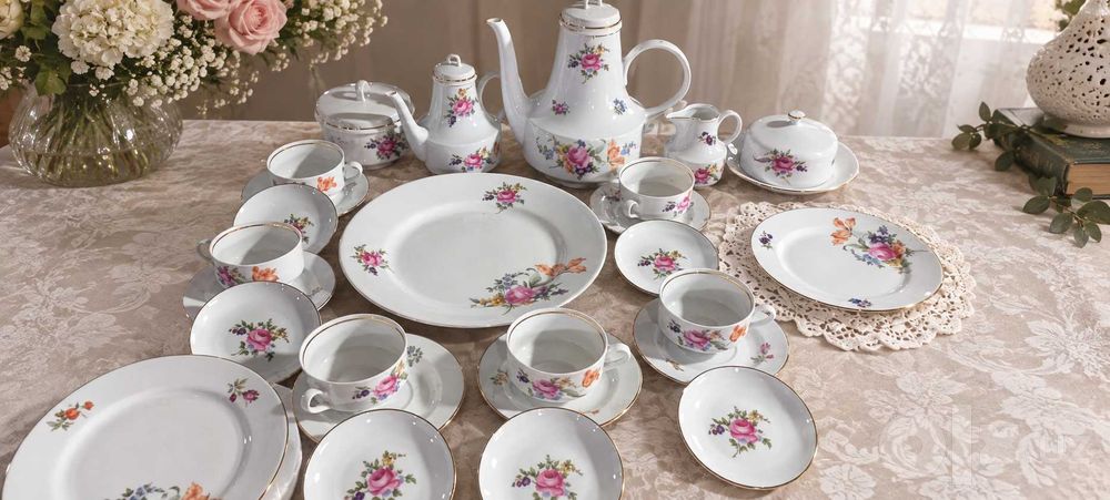 Чайный сервиз на 6 персон Мейсенский букет (Диана). Есть два сервиза.