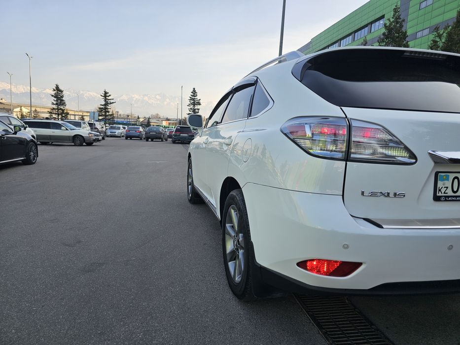 Шикарный LEXUS RX350 рестайлинг