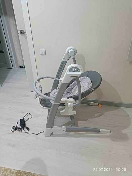 Столик-трансформер для кормления