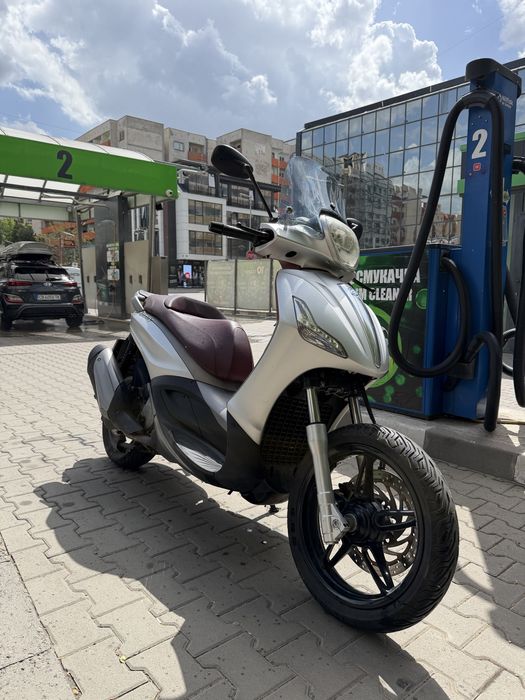 Продавам Piaggio beverly 350st