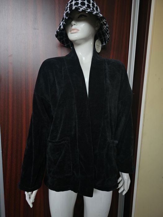 Geaca de femei cu eticheta