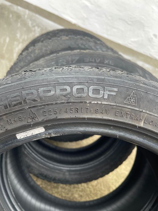 Гуми зимни 225/45R17