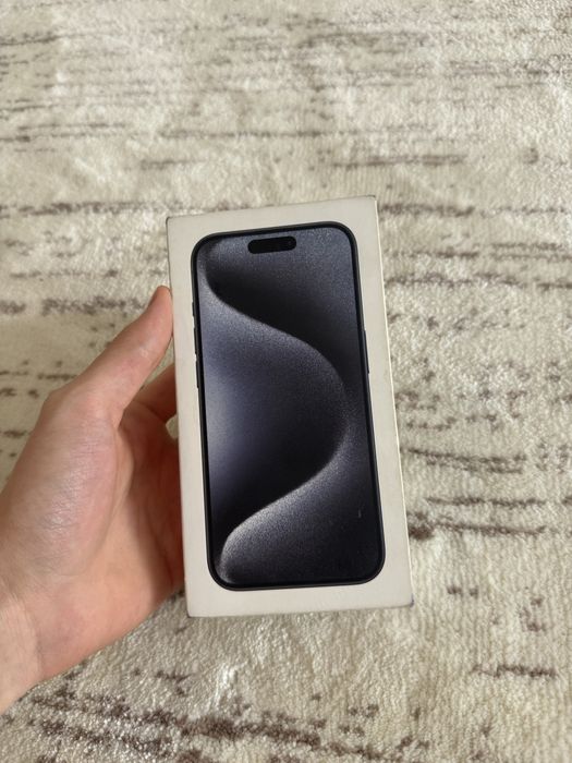 iPhone 15pro blue titanium