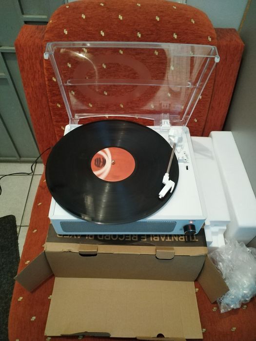 Грамофон за винилови плочи с вградени високоговорители-Бял-Промо