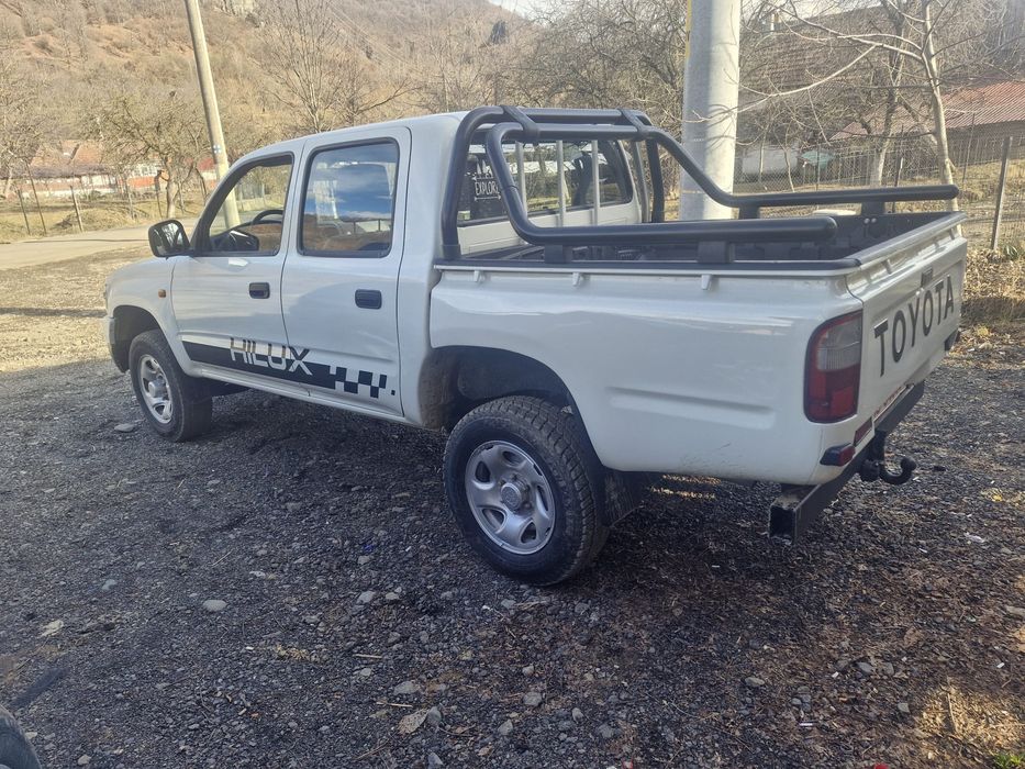Vând Toyota Hilux