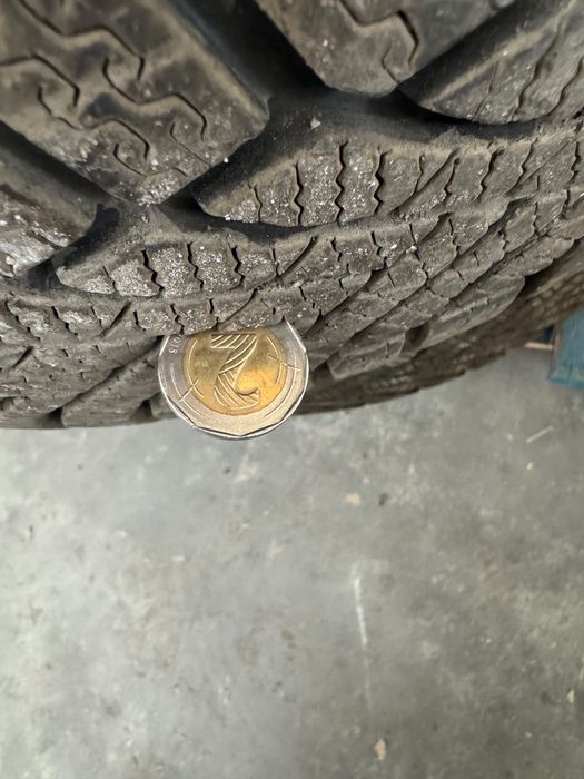 Зимни гуми Falken 195/65/15 с джанти и тасове VW