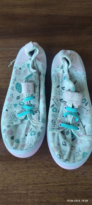 Балетки тапочки сланцы.