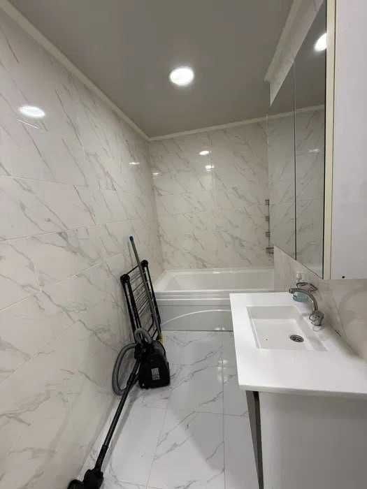 Sergeli metro Golden Laif savdo yonida kvartira Bezmakler