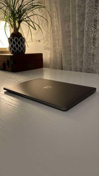 MacBook Pro 13" M1 8GB RAM / 256GB SSD