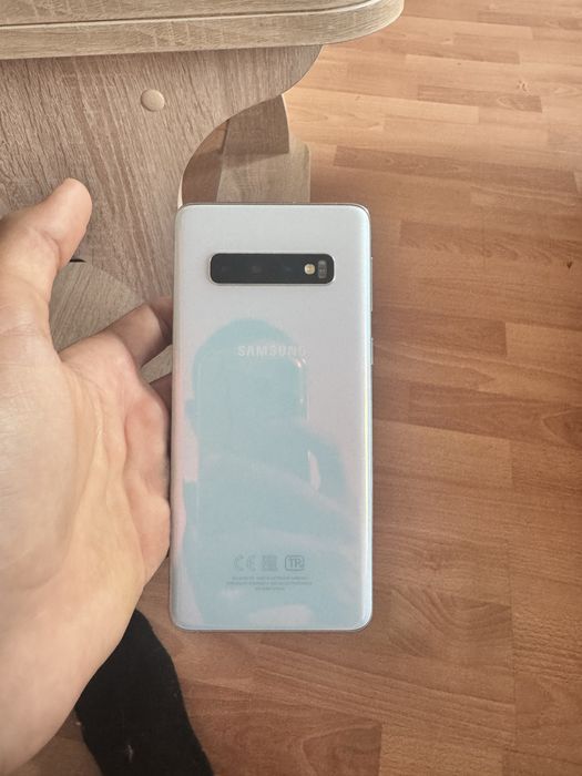 продам самсунг с10