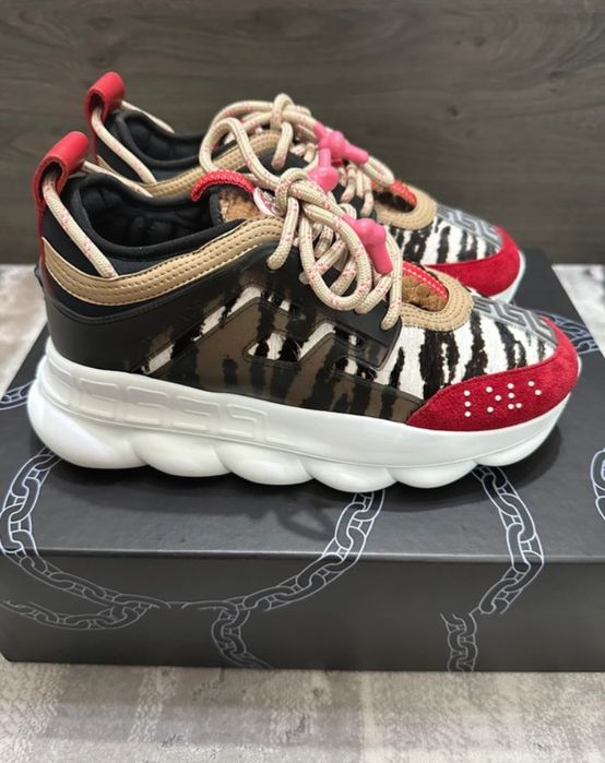 Versace chain reaction