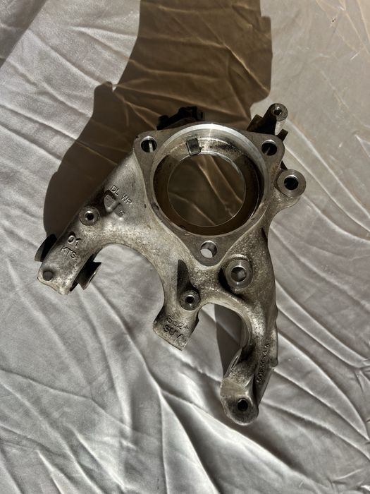 Кулак (цапфа) задний правый Skoda Kodiaq