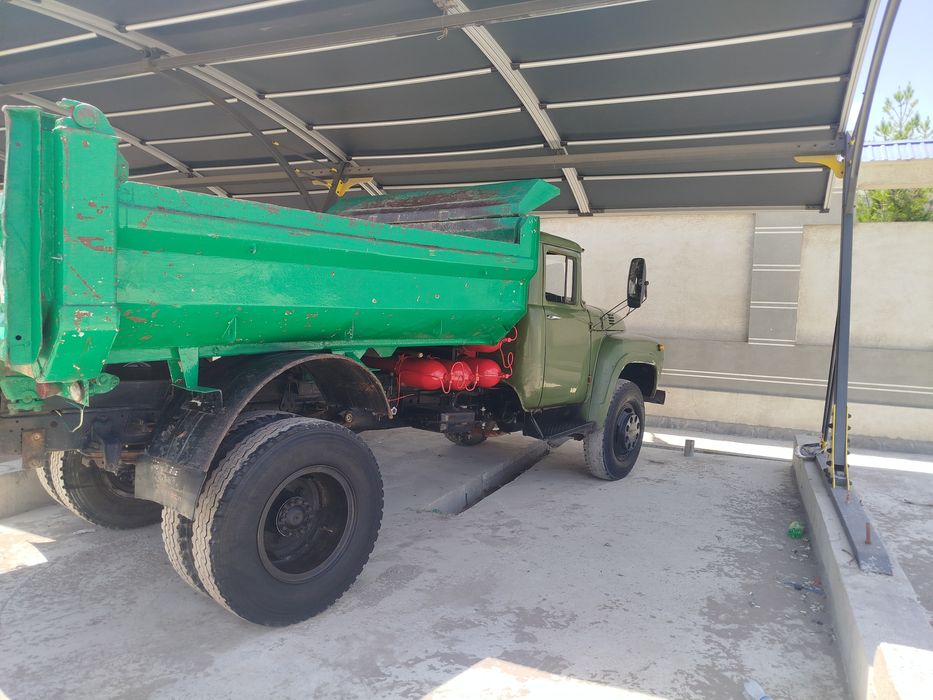 Zil sotiladi Maskoviski yil 1990 Mator ural kar6pka zadni  m6s yaxwi ,