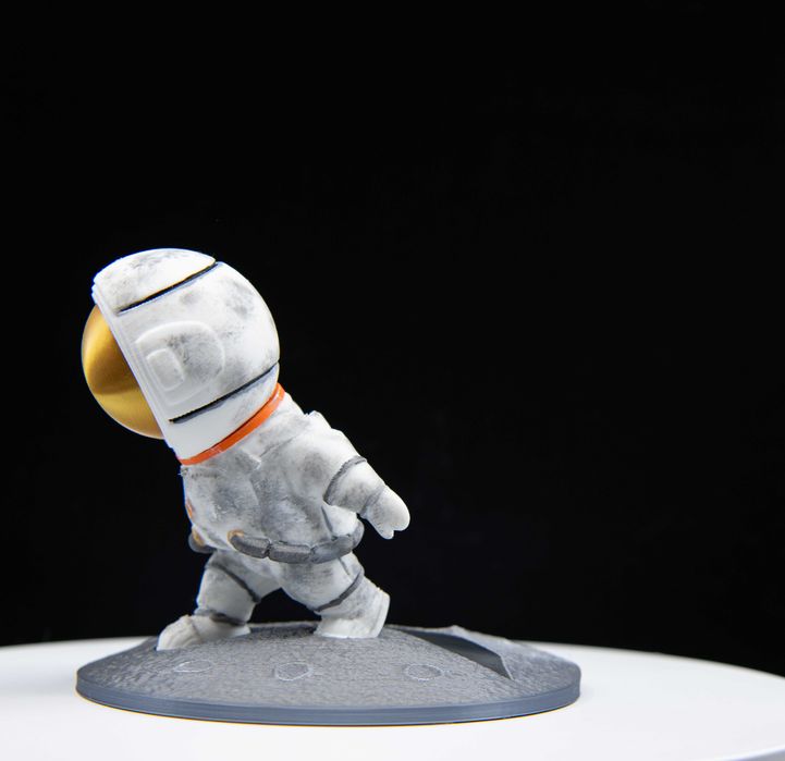 STAND TELEFON  ASTRONAUT PE LUNA -Handmade, dry brush + 4 straturi lac