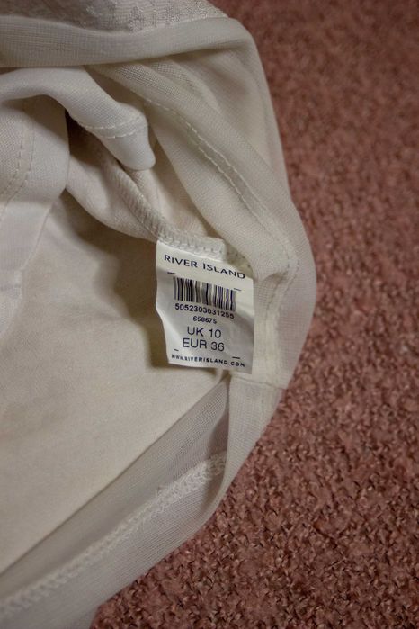 Рокля по тялото, изключително елегантна и изискана - 36 размер