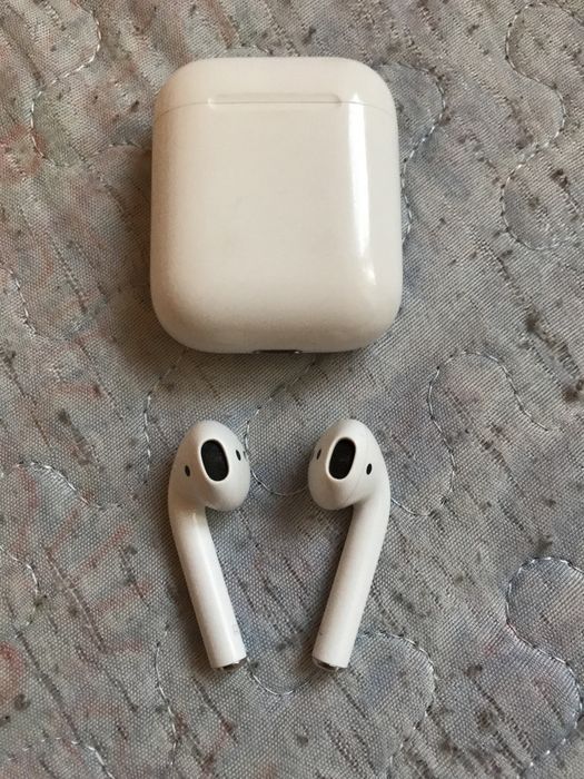 срочно продам AirPods 2-ое поколение