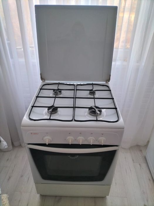 Продам газовую плиту