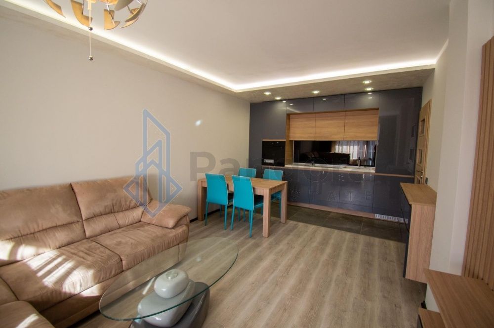 Дава се под наем Двустаен апартамент в София, Център - 75 кв.м за 509.49 € - Снимка #2