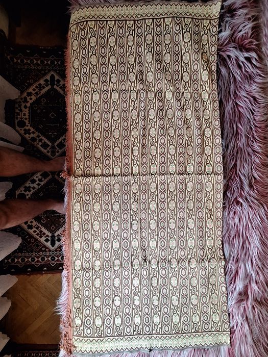 Текстилни карета и покривки.