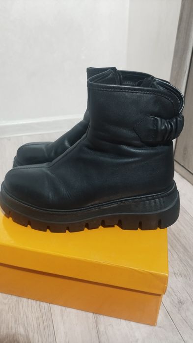 Зимний обувь 38 размер