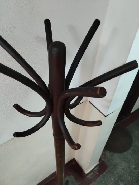 Cuier stil pom din perioada Comunistă