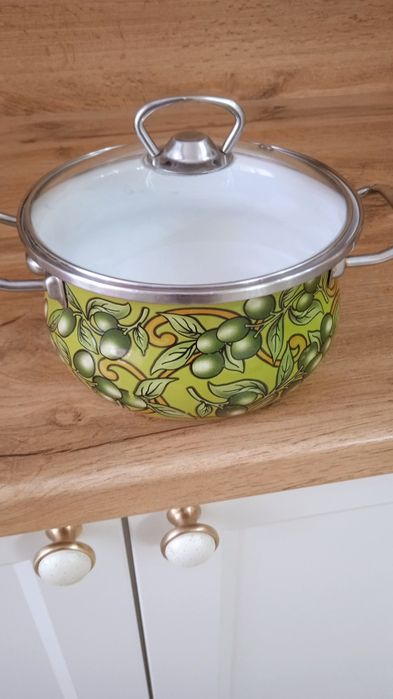 Кастрюля на 2 литра.