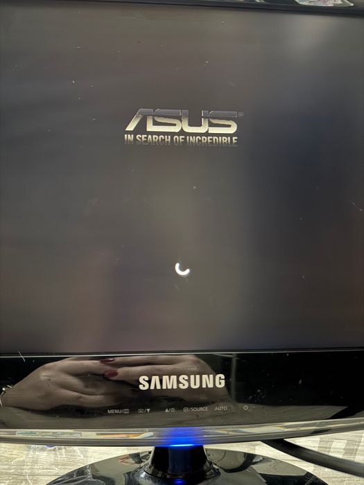 Продам 
Монитор Samsung SyncMaster B1930