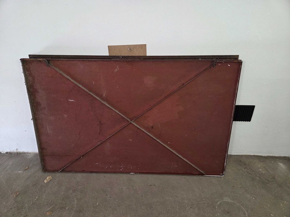 Метална двукрила гаражна врата 2,5×2,1 м – с брава и патрон