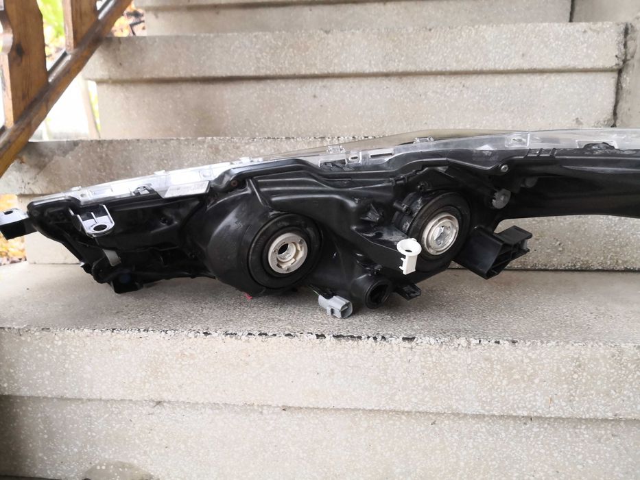 Фар Тойота Корола десен LED/Фар Toyota Corolla e180 LED Оригинален