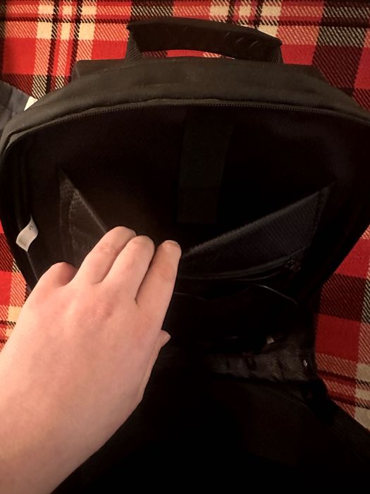 Продам рюкзак противоударный  с экранами.