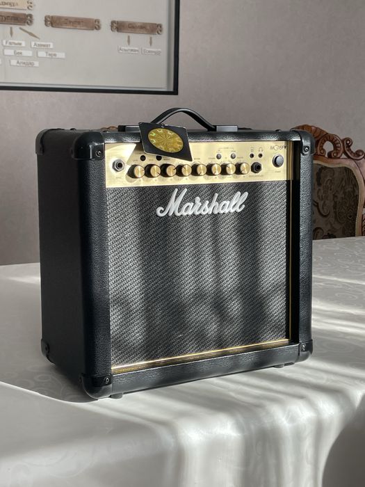 Комбоусилитель Marshall MG15GFX Black