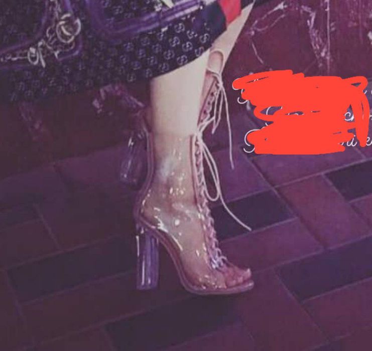 Почти новый туфли с не обычного моделью