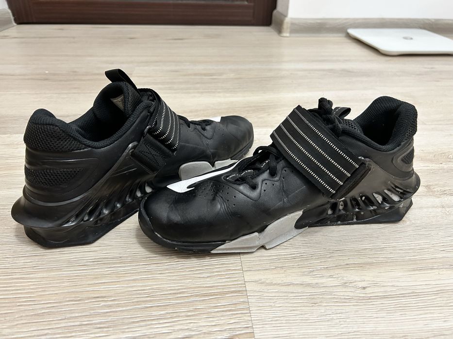 Щангети Nike Savaleos Black / White