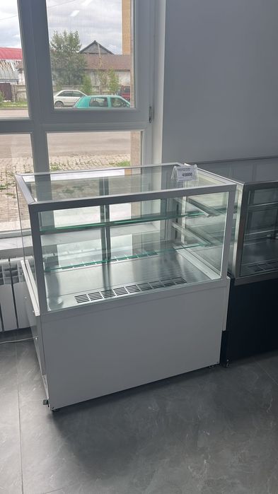 Витринный холодильник Новый