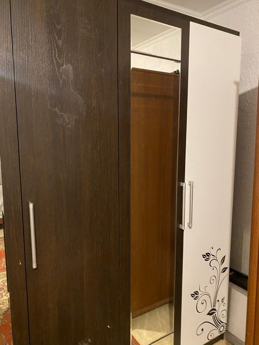 Шкаф большой для одежды