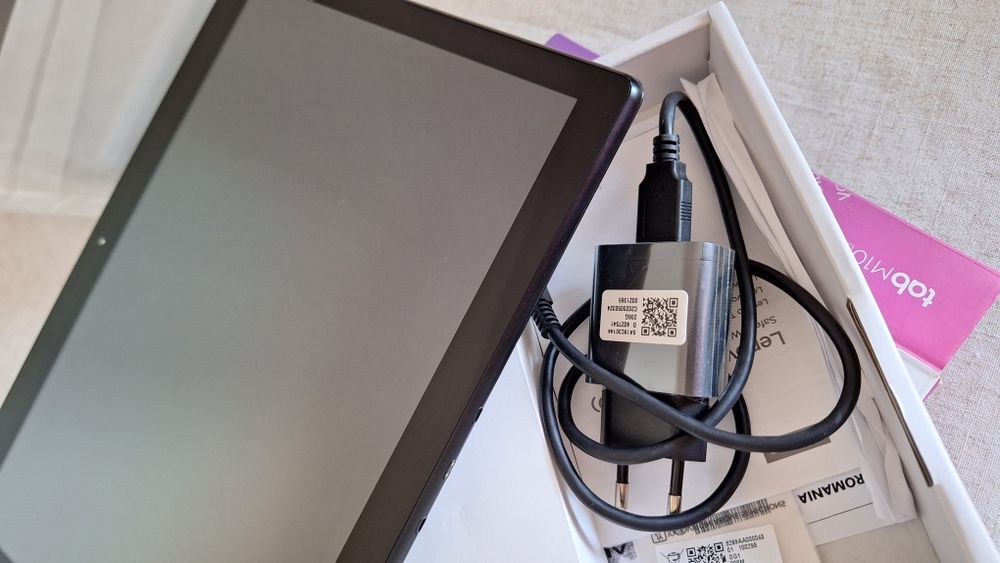 Tableta lenovo M10 HD