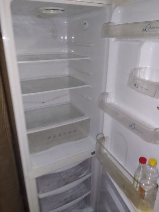 Продам холодильник на запчасти