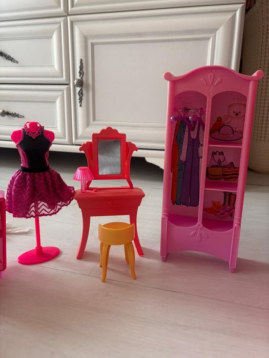 Casa Barbie originala, cu 2 etaje, complet utilata