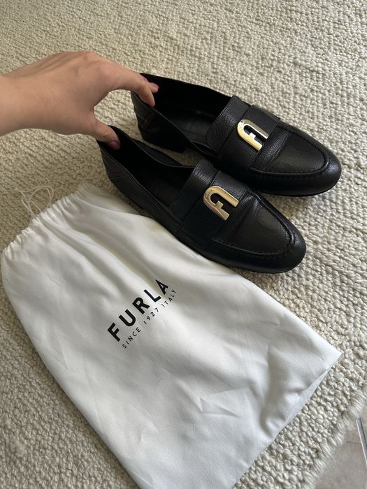 Лоуфъри  кожа FURLA