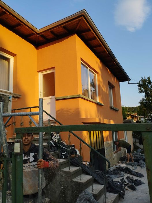 Машинна мазилка , замазка и изолация с монофазен и трифазен турбозол