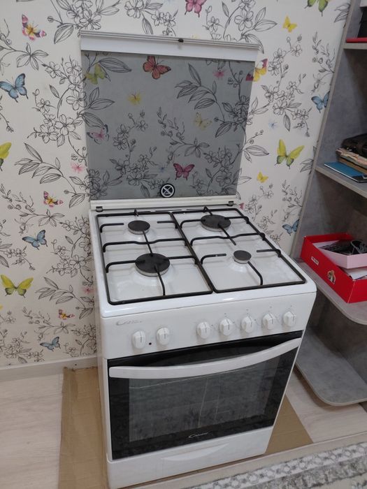 Продам газ плиту Канди.