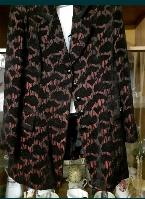 Разгрузка гардероба.