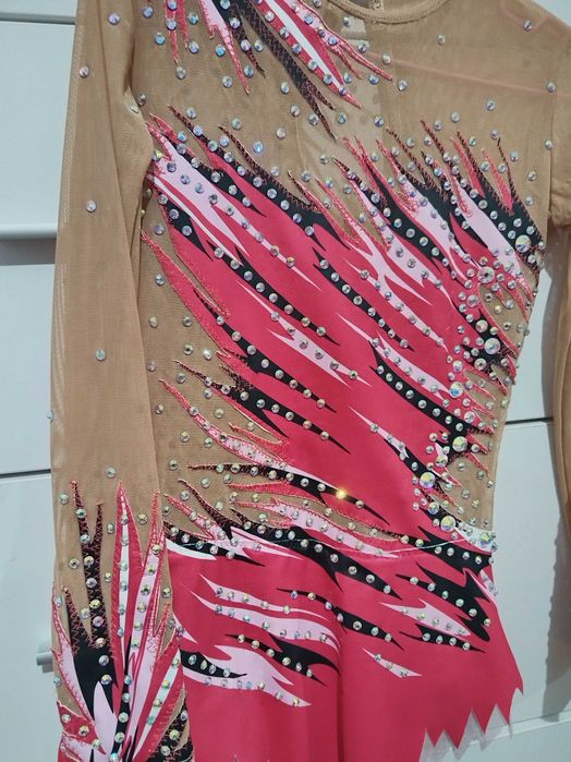 Трико по художествена гимнастика