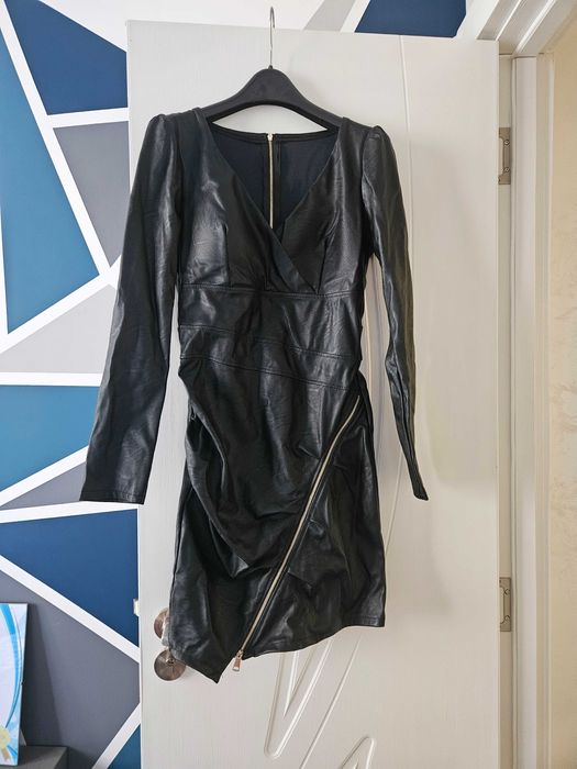 Чисто нови рокли XS