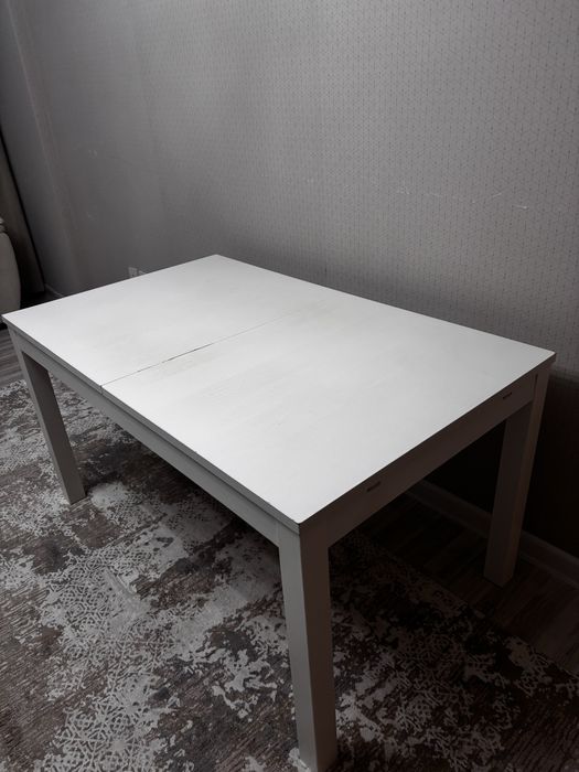 стол белый обеденный