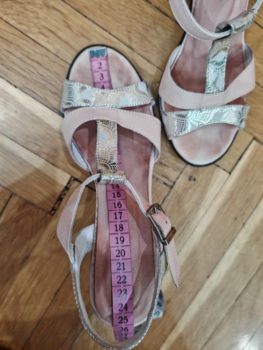 Дамски сандали от естествена кожа