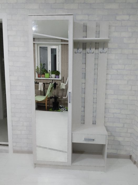 Ремонт.поклейка обоев и галтели.