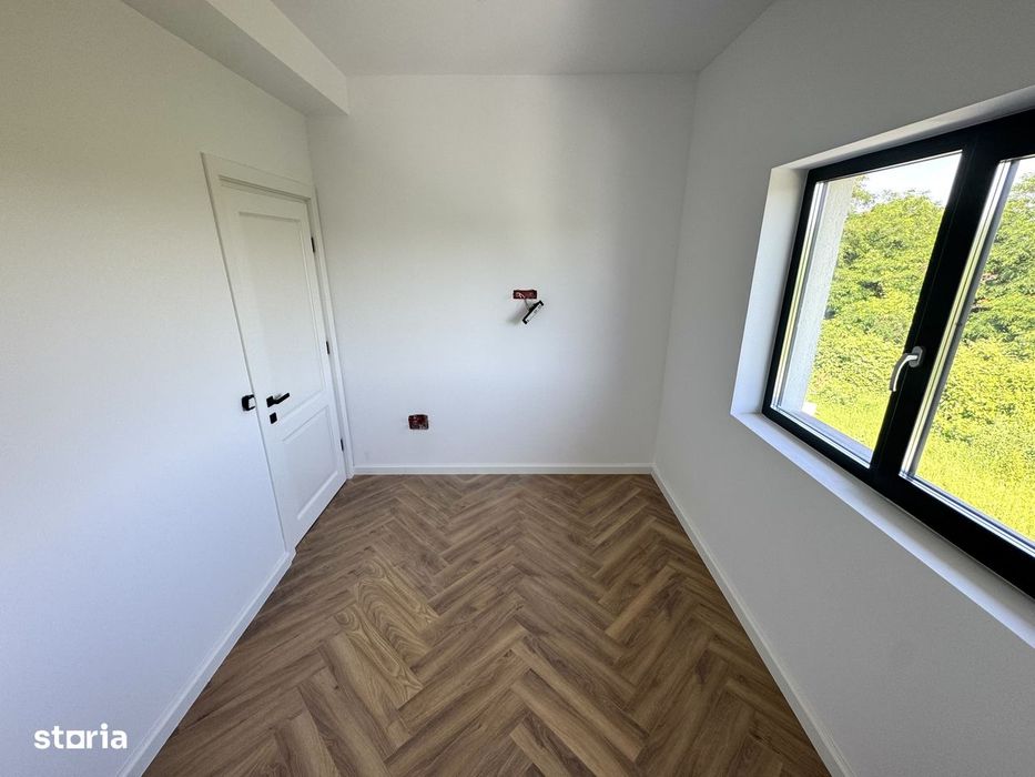 ASFALT! Incalz in pard! Vila 4 camere, Bucium-Hlincea